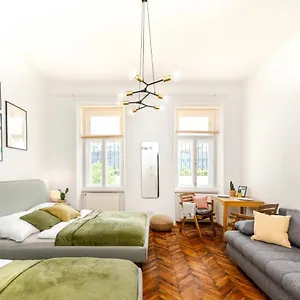 Designer Apartment, Central, Next To Danube Apartament