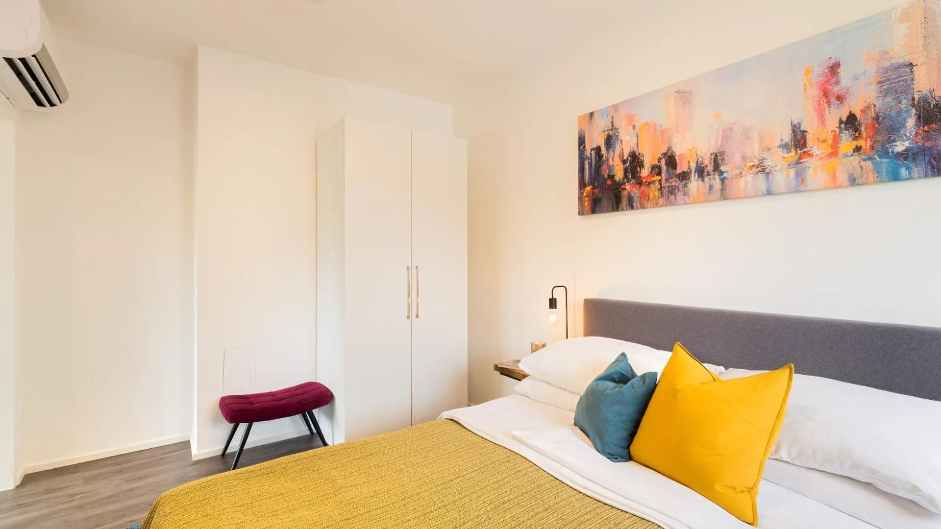 Urban Island I Riverside Apartments Vienna