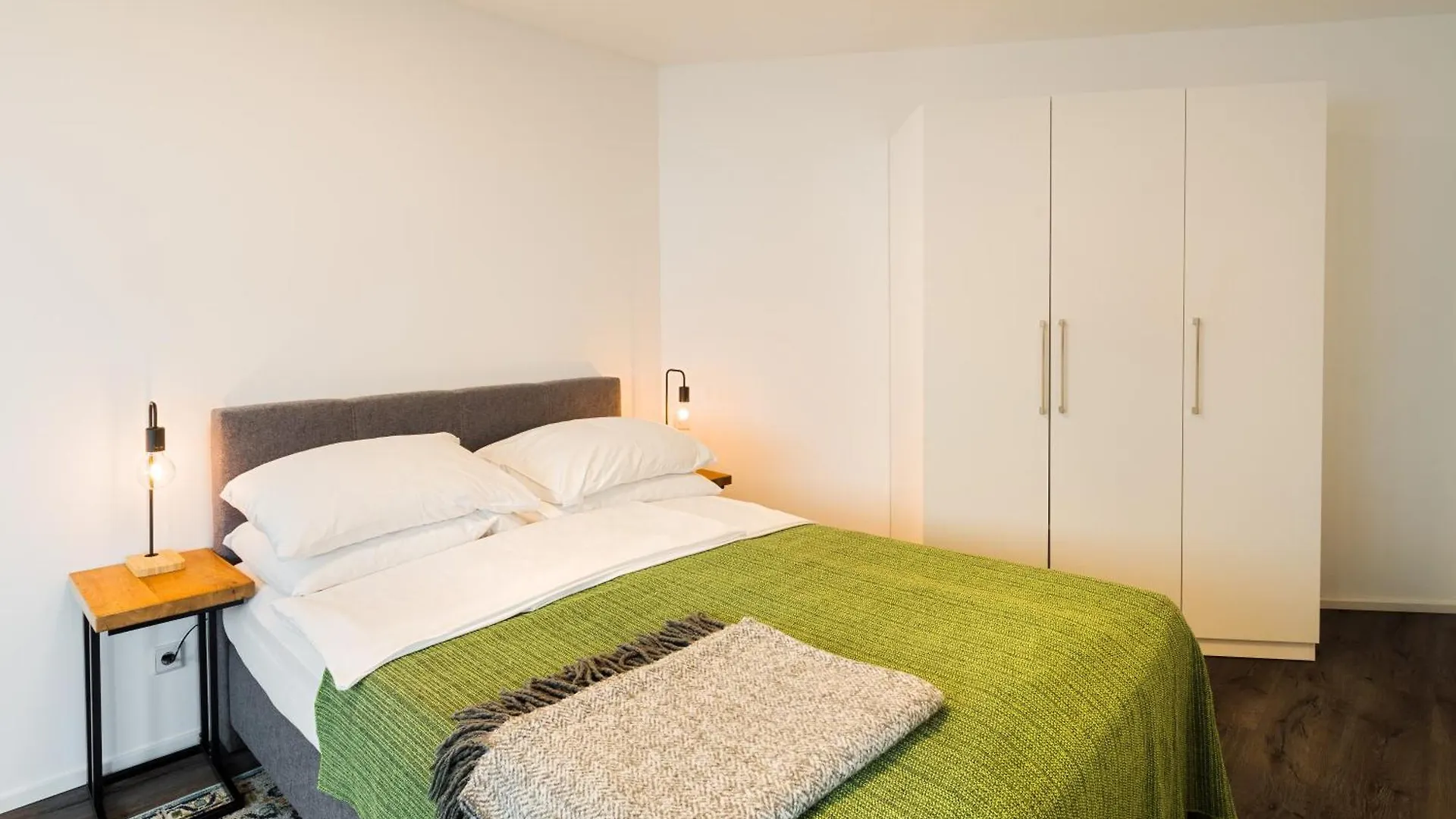 Urban Island I Riverside Apartments Vienna