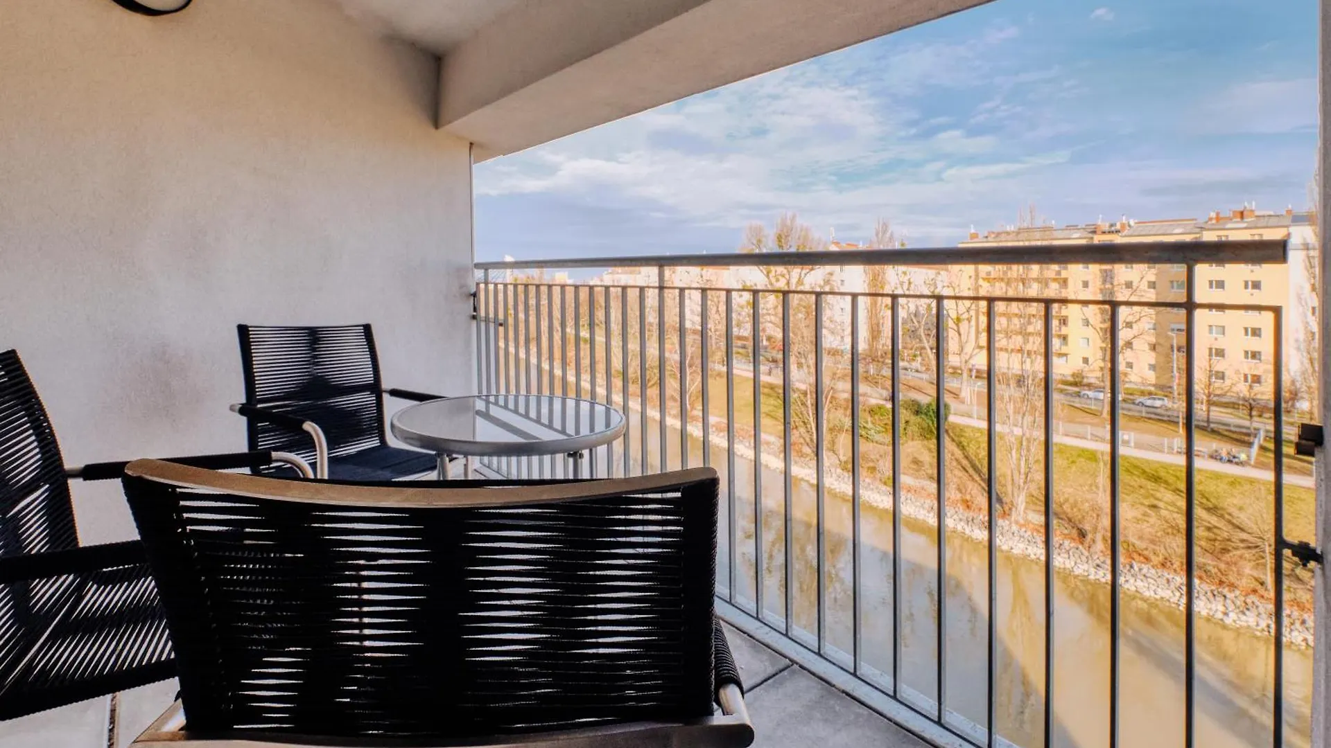 Urban Island I Riverside Apartments Viyana